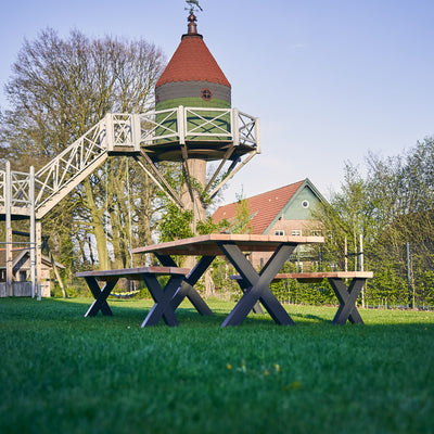 Gartentisch aus massivem Douglasienholz
