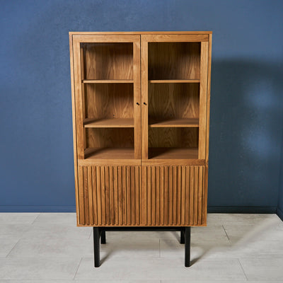 Majestic Oak Range – Hoher Vitrinenschrank