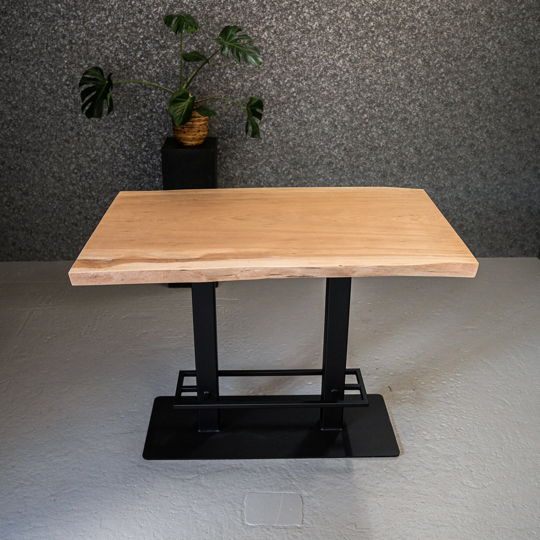 #Eichentisch# - #Zaza Woods#